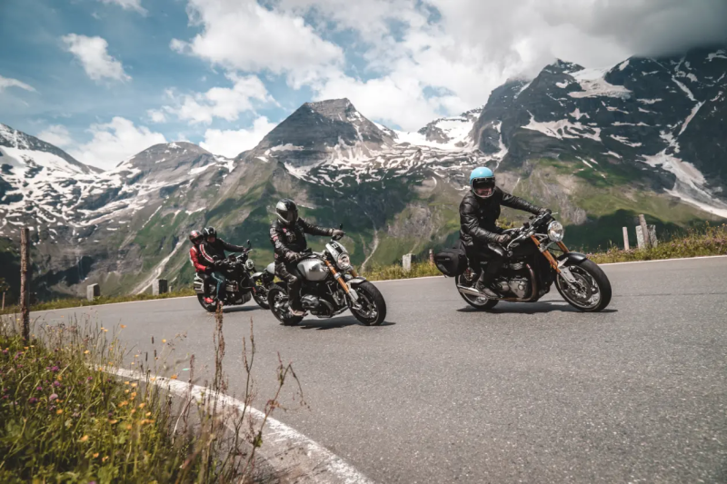 Motorrijden bij Neukirchen en de Wildkogel